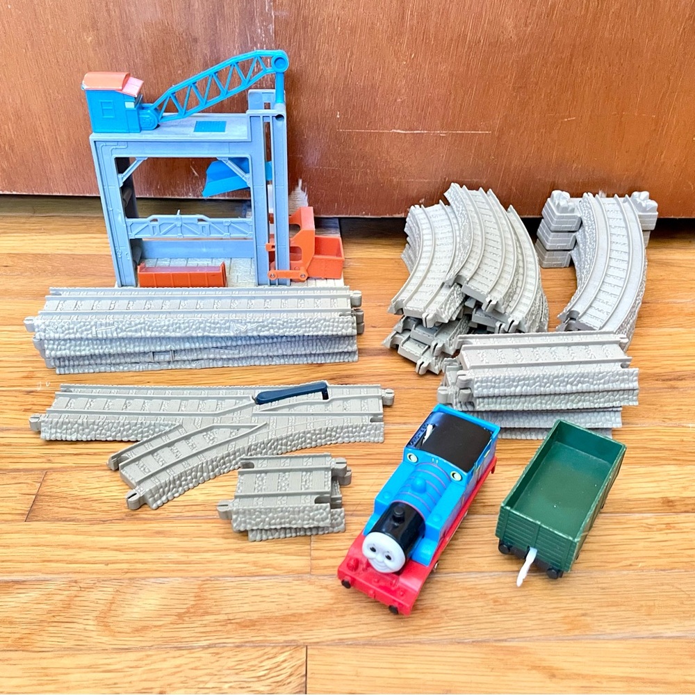 Thomas & Friends Trackmaster Tracks, Crane, & Thomas with Truck Lot of 29 Pieces